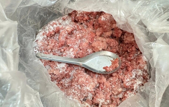 Th&aacute;i Nguy&ecirc;n: L&agrave;m r&otilde; nghi vấn trường mầm non cho trẻ ăn thịt lợn nhiễm dịch tả- Ảnh 2.