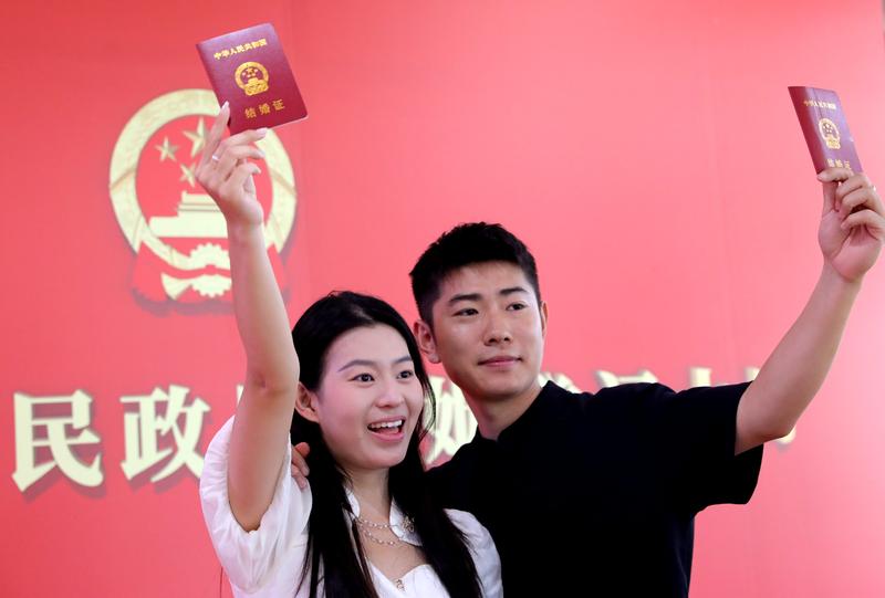 Đ&agrave;n &ocirc;ng Trung Quốc đang quay lại với h&ocirc;n nh&acirc;n - điều g&igrave; đ&atilde; thay đổi?- Ảnh 1.