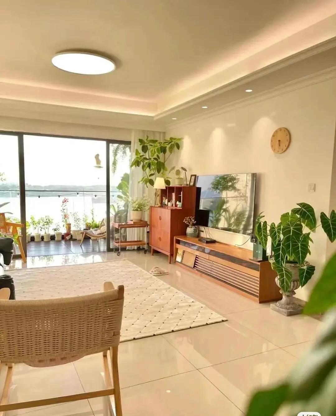 Ng&ocirc;i nh&agrave; hướng biển của người phụ nữ 40 tuổi sống một m&igrave;nh: Kh&ocirc;ng cần xa hoa vẫn đủ đầy, mỗi ng&agrave;y như đang nghỉ dưỡng- Ảnh 3.