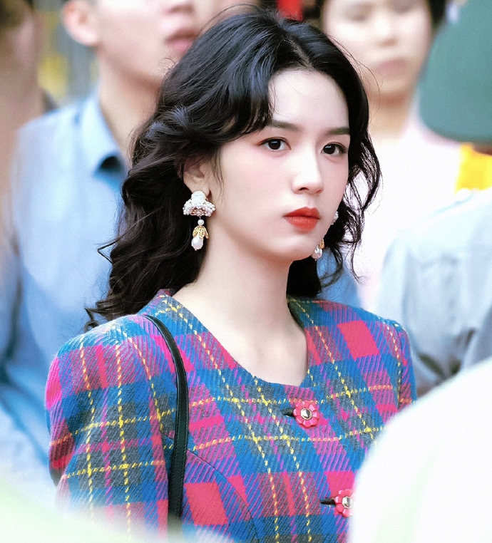 C&ocirc; d&acirc;u đẹp nhất Trung Quốc hiện tại: Sắc v&oacute;c ngọc ng&agrave; vạn người ao ước, l&agrave;n da như được dệt bằng &aacute;nh trăng- Ảnh 10.