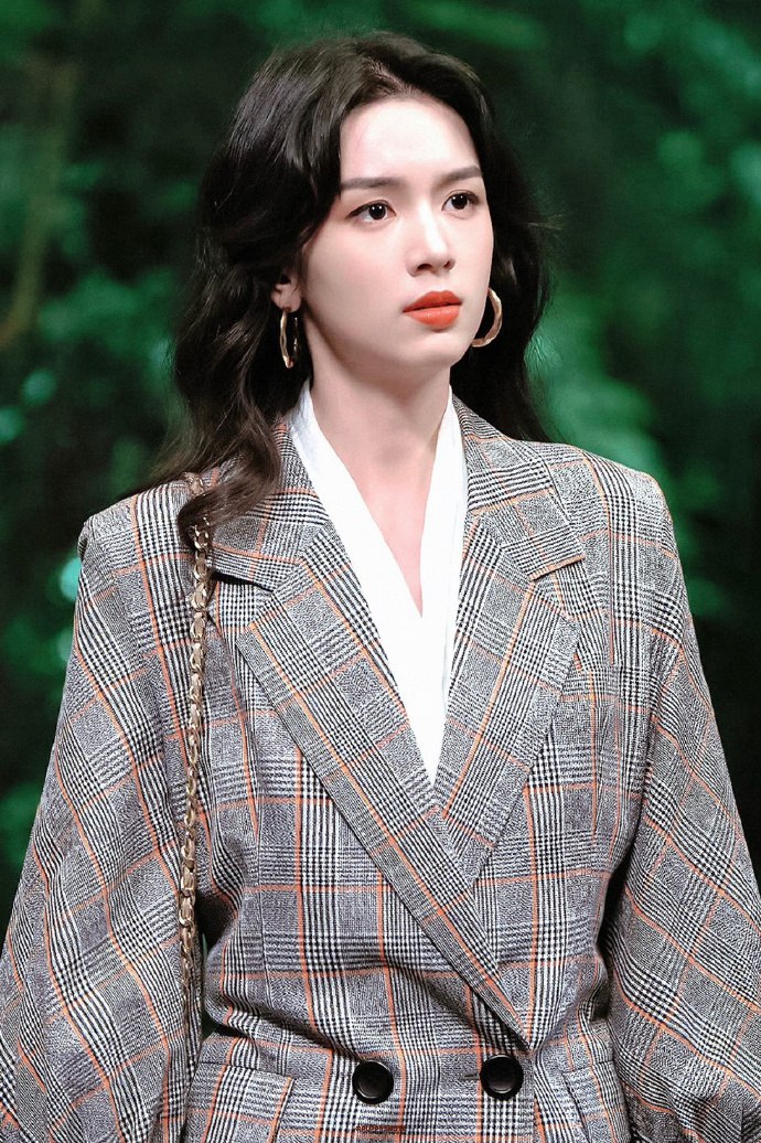 C&ocirc; d&acirc;u đẹp nhất Trung Quốc hiện tại: Sắc v&oacute;c ngọc ng&agrave; vạn người ao ước, l&agrave;n da như được dệt bằng &aacute;nh trăng- Ảnh 14.