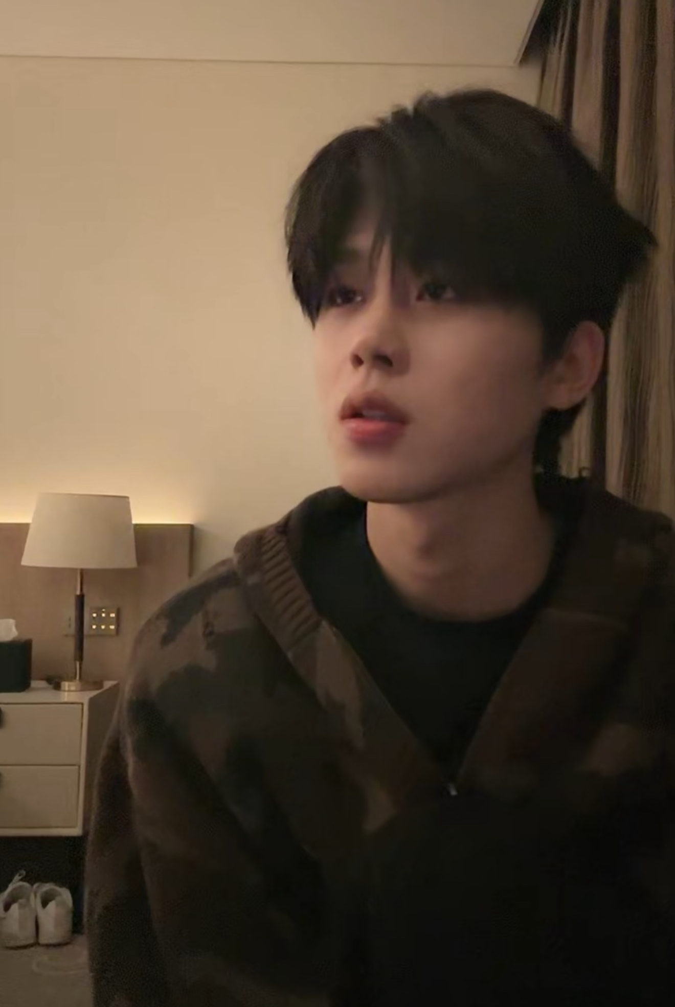 Nam ca sĩ gen Z cao 1m87 b&iacute; mật kết h&ocirc;n rồi ly dị trong v&ograve;ng 1 năm. Cả nước kh&ocirc;ng ai hay biết- Ảnh 1.