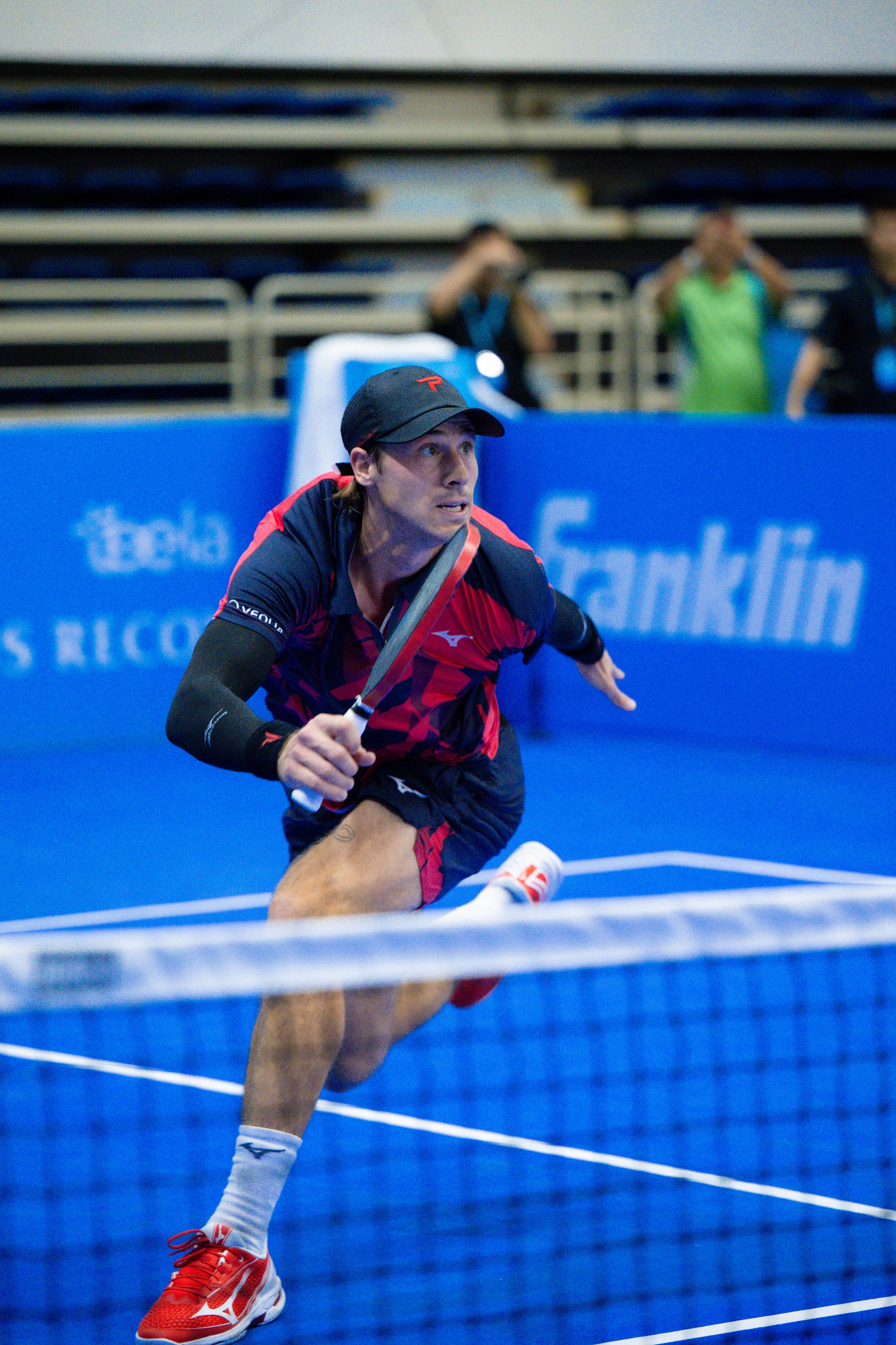 Đẳng cấp: L&yacute; Ho&agrave;ng Nam ch&acirc;n đau tập tễnh vẫn đ&aacute;nh bại Top 4 PPA Christian Alshon- Ảnh 11.