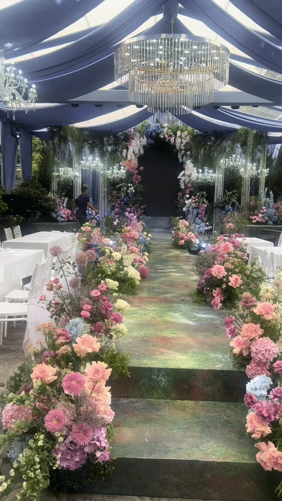 S&aacute;ng nhất Bắc Ninh l&uacute;c n&agrave;y: L&acirc;u đ&agrave;i 300 tỷ k&iacute;n hoa tươi, đ&aacute;m cưới "trong truyền thuyết" ngắm online cũng đủ cho&aacute;ng- Ảnh 4.