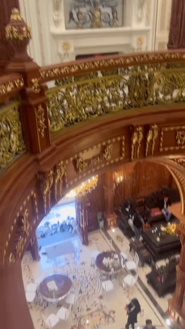 S&aacute;ng nhất Bắc Ninh l&uacute;c n&agrave;y: L&acirc;u đ&agrave;i 300 tỷ k&iacute;n hoa tươi, đ&aacute;m cưới "trong truyền thuyết" ngắm online cũng đủ cho&aacute;ng- Ảnh 12.