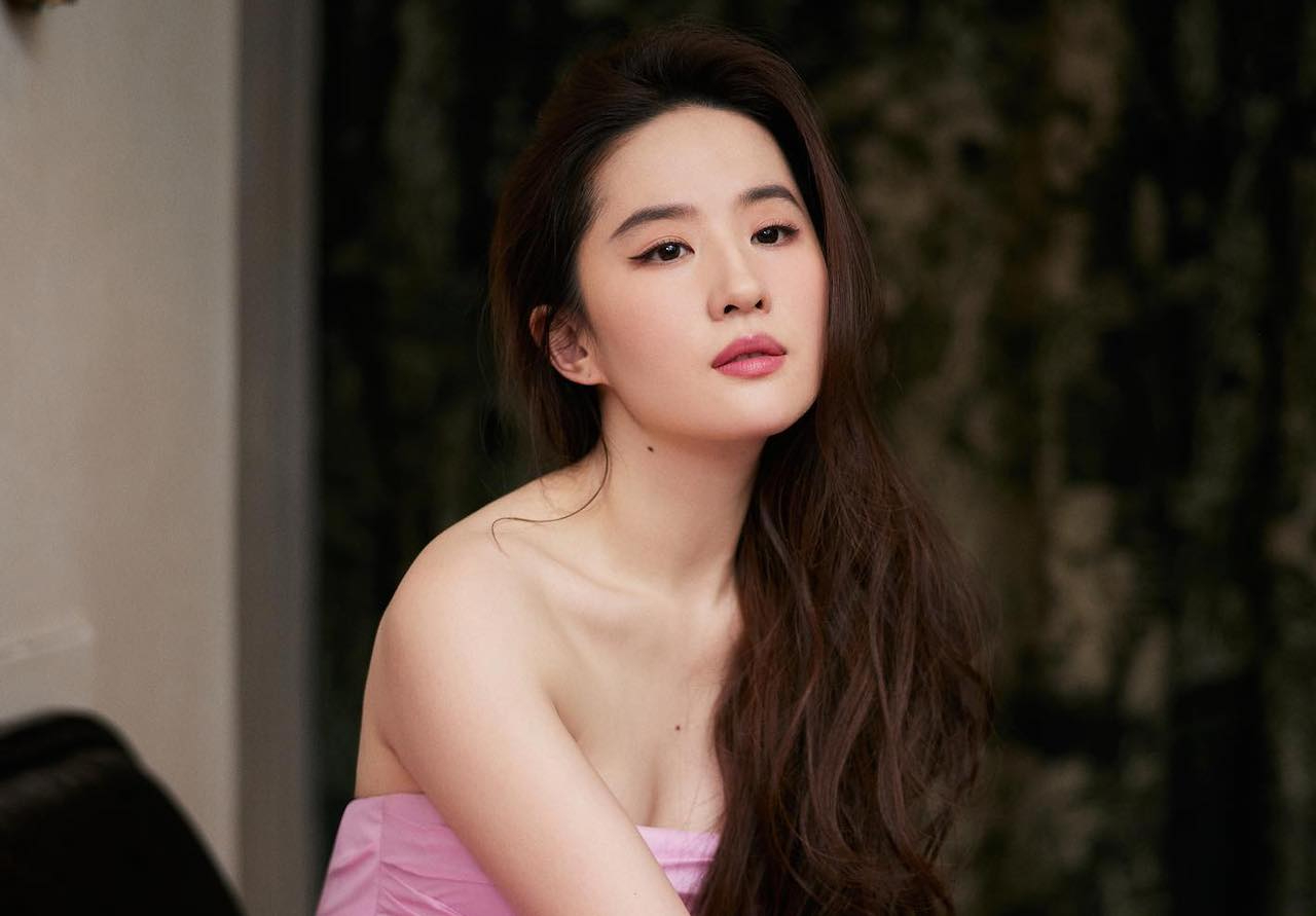 Lưu Diệc Phi "l&atilde;o h&oacute;a ngược" ở ngưỡng U40: Kh&ocirc;ng phải &ocirc;ng trời ưu &aacute;i, l&agrave; do c&ocirc; c&oacute; 4 chi&ecirc;u l&agrave;m đẹp hơn người- Ảnh 8.