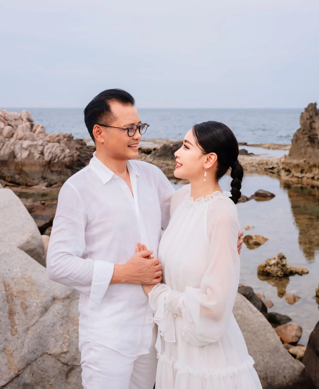 Mỹ nh&acirc;n Việt 16 tuổi đăng quang hoa hậu, 31 tuổi t&aacute;i h&ocirc;n với chồng đại gia: Sống xa hoa trong si&ecirc;u biệt thự 400 tỷ- Ảnh 2.