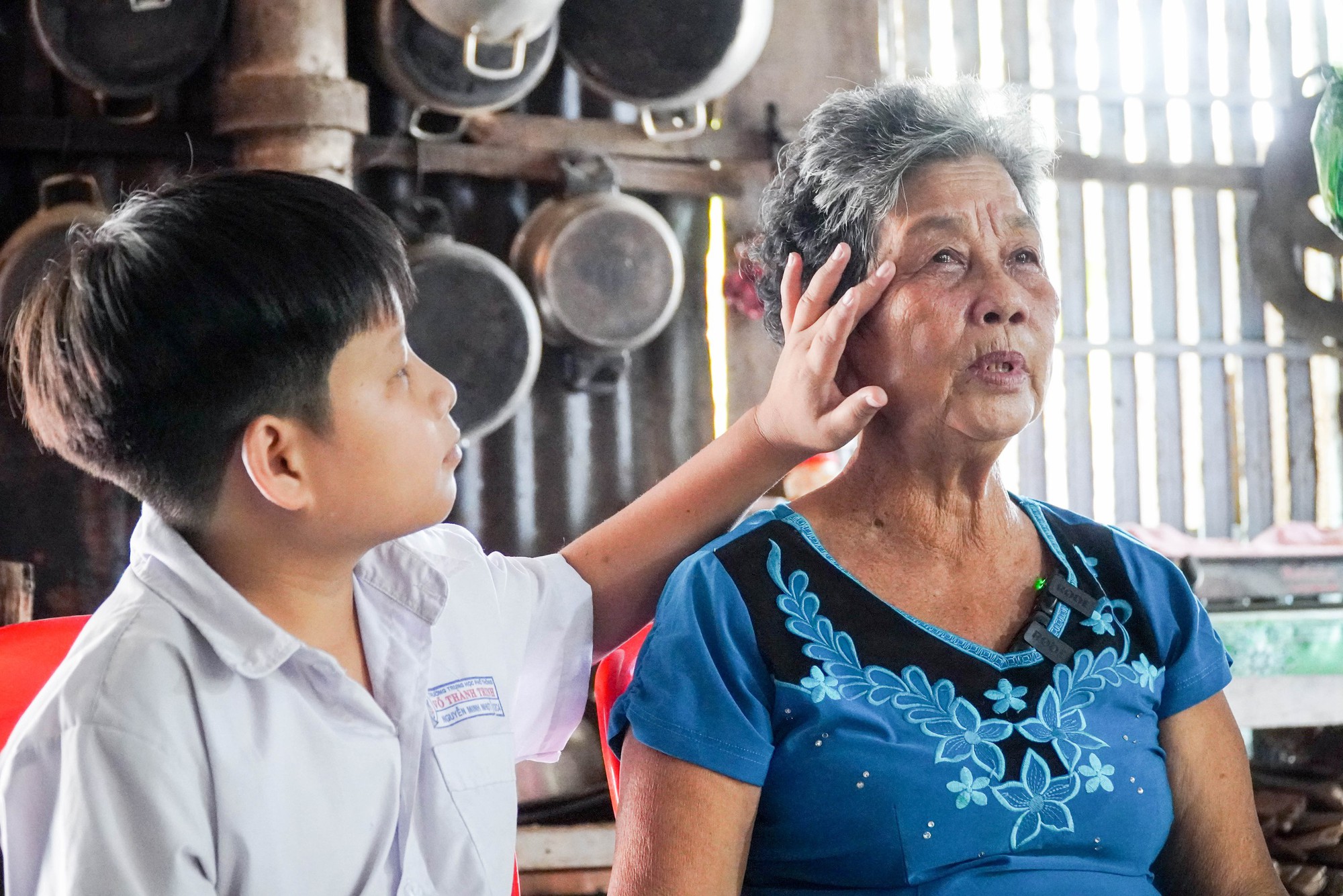Ch&agrave;ng trai t&iacute; hon v&agrave; lời hứa với b&agrave; nội: "Con sẽ đậu đại học, con l&agrave;m được!"- Ảnh 7.