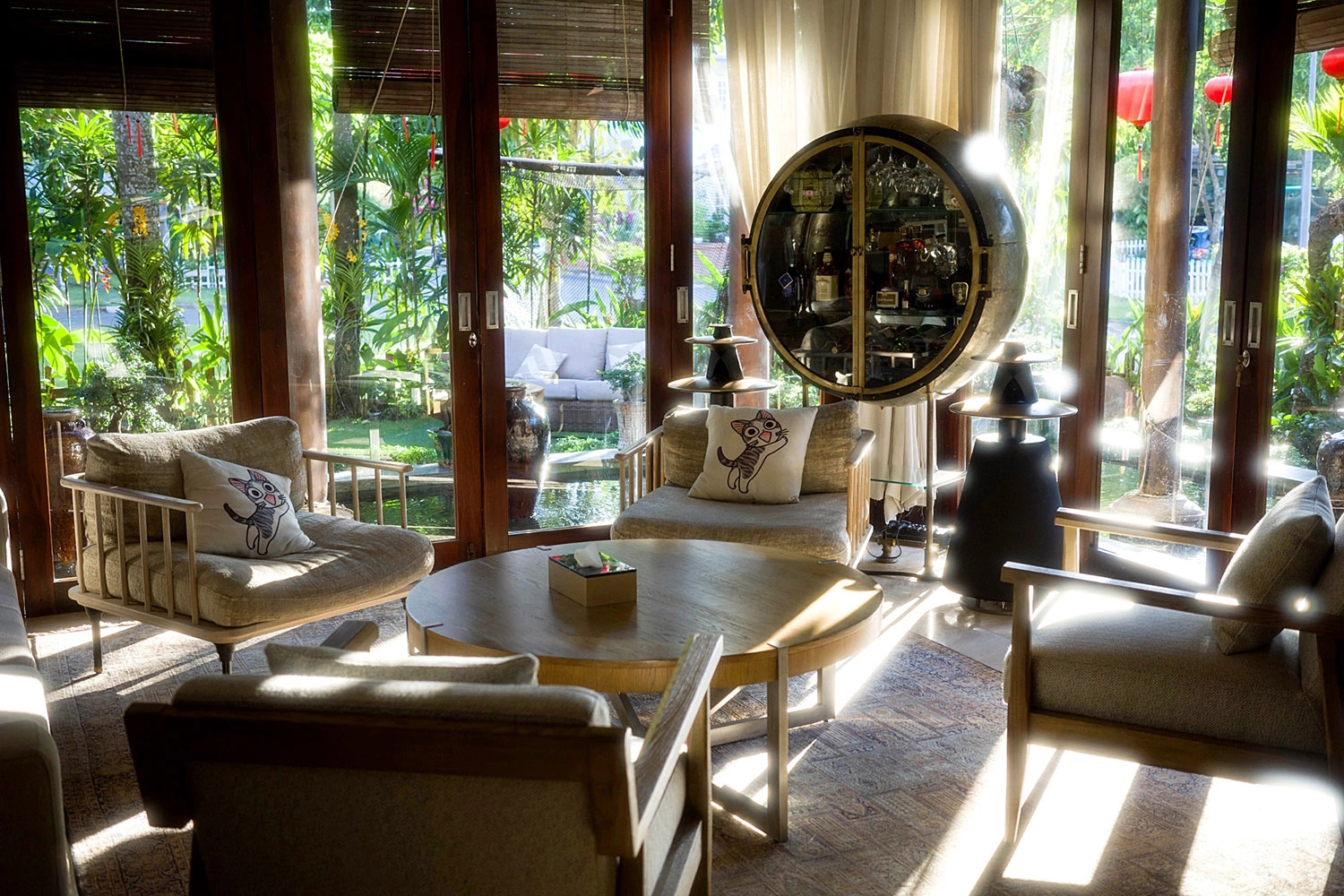 Mỹ nh&acirc;n Việt 16 tuổi đăng quang hoa hậu, 31 tuổi t&aacute;i h&ocirc;n với chồng đại gia: Sống xa hoa trong si&ecirc;u biệt thự 400 tỷ- Ảnh 10.