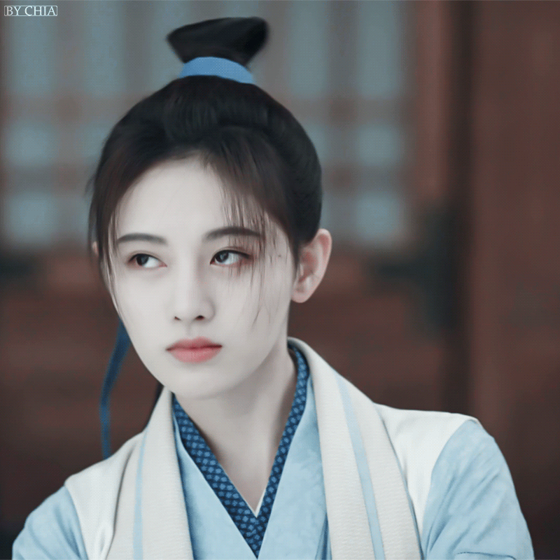 Sống mấy chục năm chưa thấy ai trang điểm lố cỡ n&agrave;y: Phấn son l&ograve;e loẹt "4000 kiểu như 1", l&agrave;m ơn t&ocirc;n trọng người nh&igrave;n- Ảnh 6.