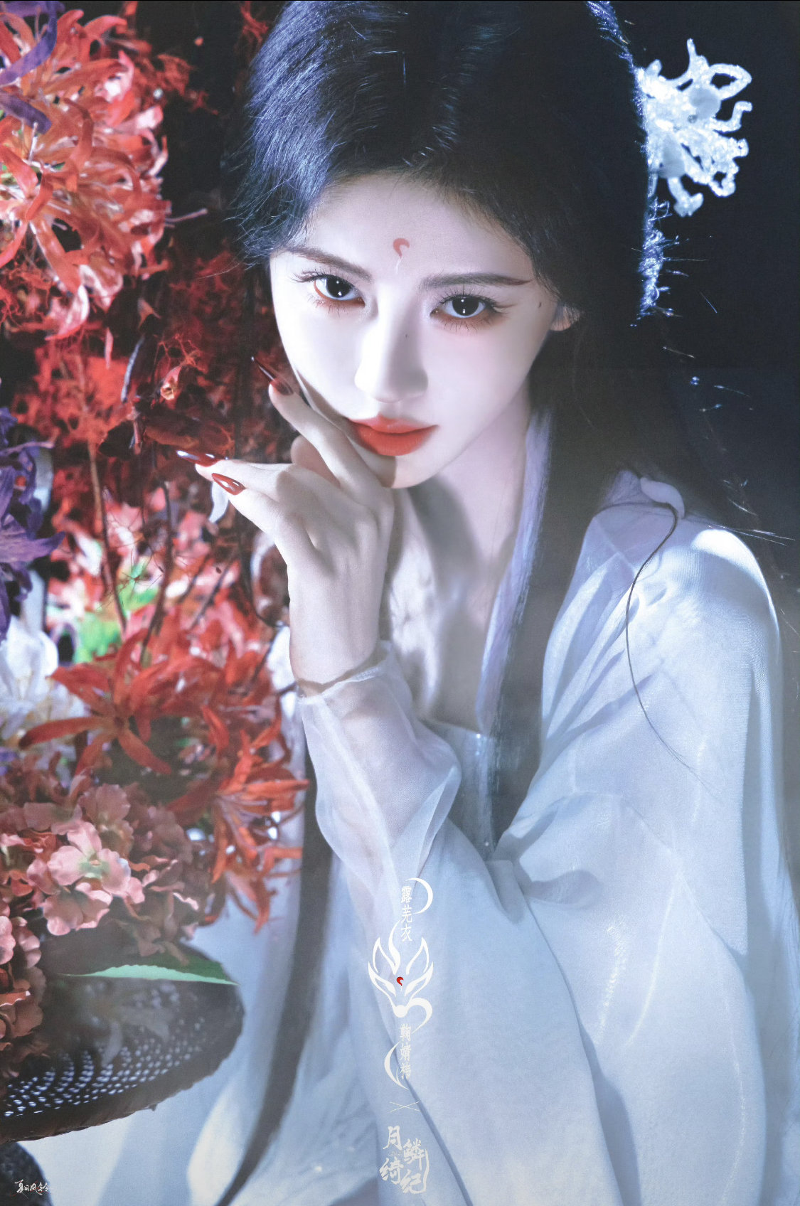 Sống mấy chục năm chưa thấy ai trang điểm lố cỡ n&agrave;y: Phấn son l&ograve;e loẹt "4000 kiểu như 1", l&agrave;m ơn t&ocirc;n trọng người nh&igrave;n- Ảnh 2.