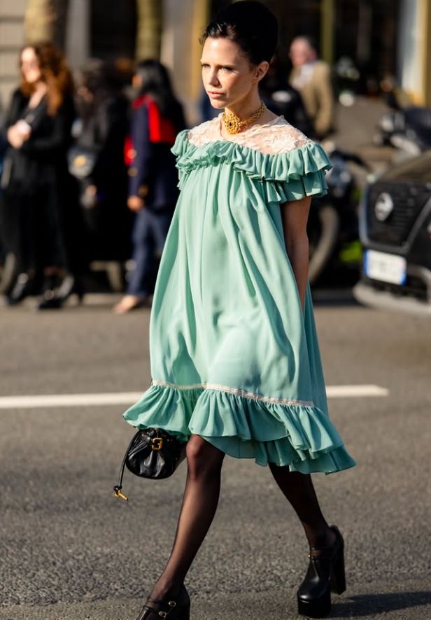 Tưởng "sến sẩm" nhưng đ&acirc;y lại l&agrave; chi tiết cứu rỗi mọi v&oacute;c d&aacute;ng, l&agrave;m khuynh đảo tủ đồ nhất năm 2026- Ảnh 16.