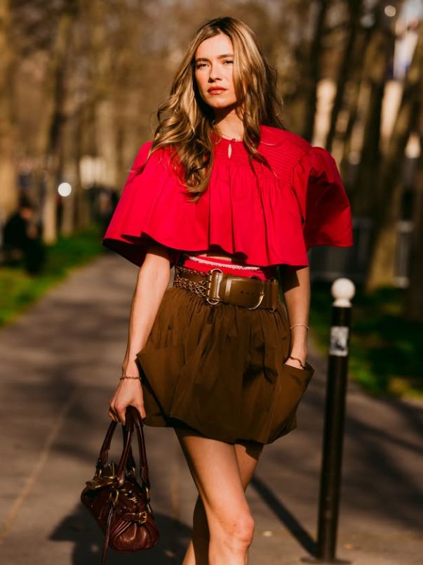 Tưởng "sến sẩm" nhưng đ&acirc;y lại l&agrave; chi tiết cứu rỗi mọi v&oacute;c d&aacute;ng, l&agrave;m khuynh đảo tủ đồ nhất năm 2026- Ảnh 10.