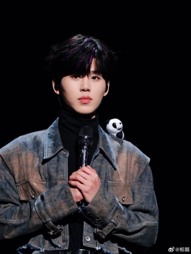 Nam ca sĩ gen Z cao 1m87 b&iacute; mật kết h&ocirc;n rồi ly dị trong v&ograve;ng 1 năm. Cả nước kh&ocirc;ng ai hay biết- Ảnh 3.