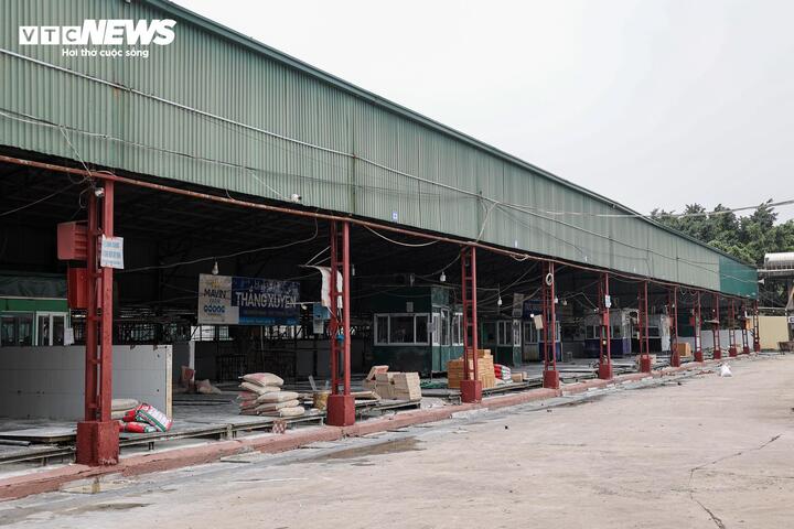 Cận cảnh l&ograve; mổ tuồn gần 300 tấn lợn bệnh v&agrave;o trường học, chợ đầu mối ở H&agrave; Nội- Ảnh 4.