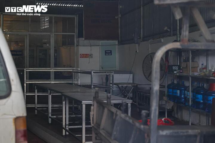 Cận cảnh l&ograve; mổ tuồn gần 300 tấn lợn bệnh v&agrave;o trường học, chợ đầu mối ở H&agrave; Nội- Ảnh 20.