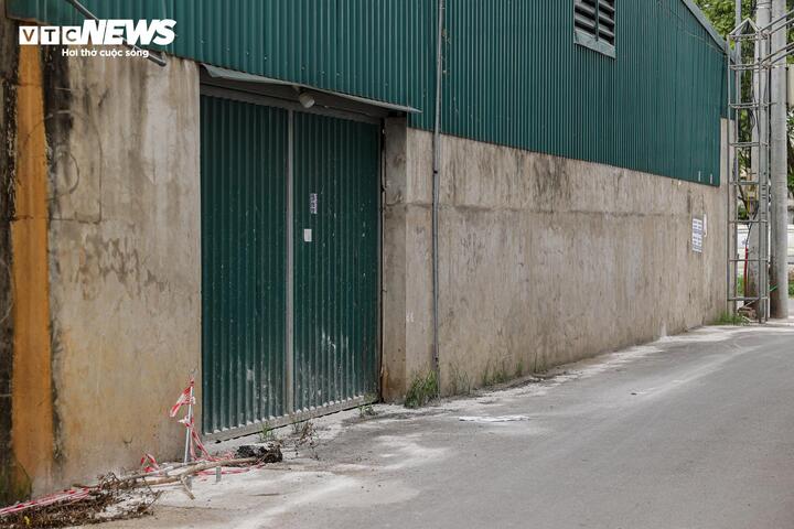 Cận cảnh l&ograve; mổ tuồn gần 300 tấn lợn bệnh v&agrave;o trường học, chợ đầu mối ở H&agrave; Nội- Ảnh 19.