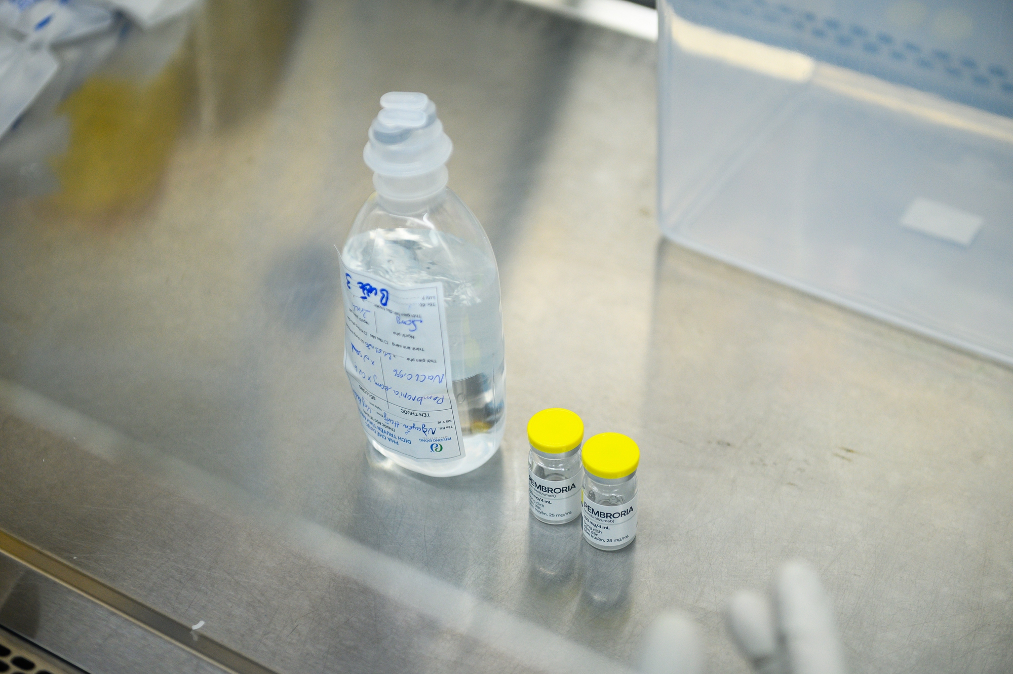 Đỉnh: Cận cảnh quy tr&igrave;nh người Việt được điều trị thuốc miễn dịch ung thư của Nga, gi&aacute; mỗi lọ khoảng 19 triệu- Ảnh 6.