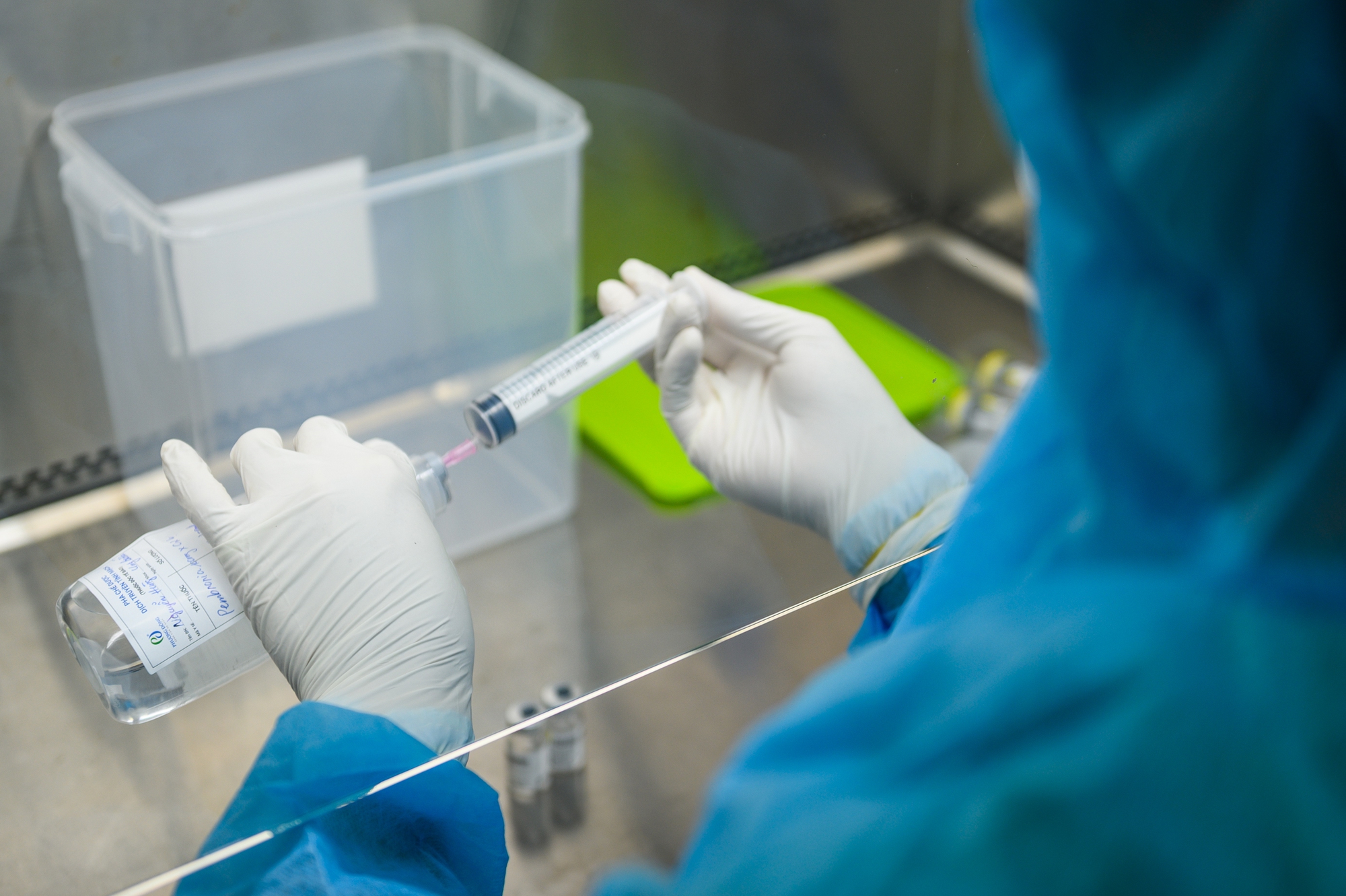 Đỉnh: Cận cảnh quy tr&igrave;nh người Việt được điều trị thuốc miễn dịch ung thư của Nga, gi&aacute; mỗi lọ khoảng 19 triệu- Ảnh 11.