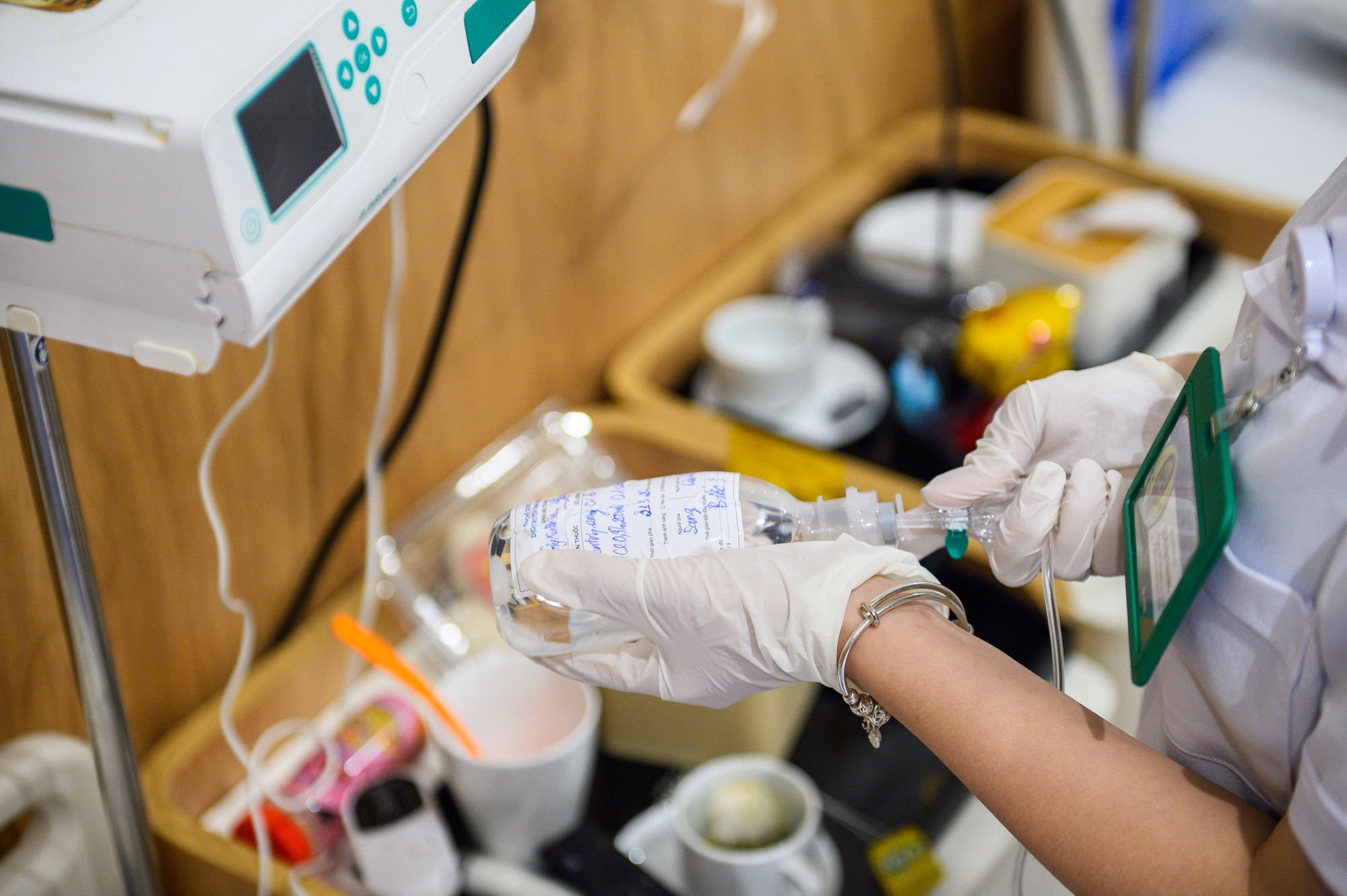 Đỉnh: Cận cảnh quy tr&igrave;nh người Việt được điều trị thuốc miễn dịch ung thư của Nga, gi&aacute; mỗi lọ khoảng 19 triệu- Ảnh 16.