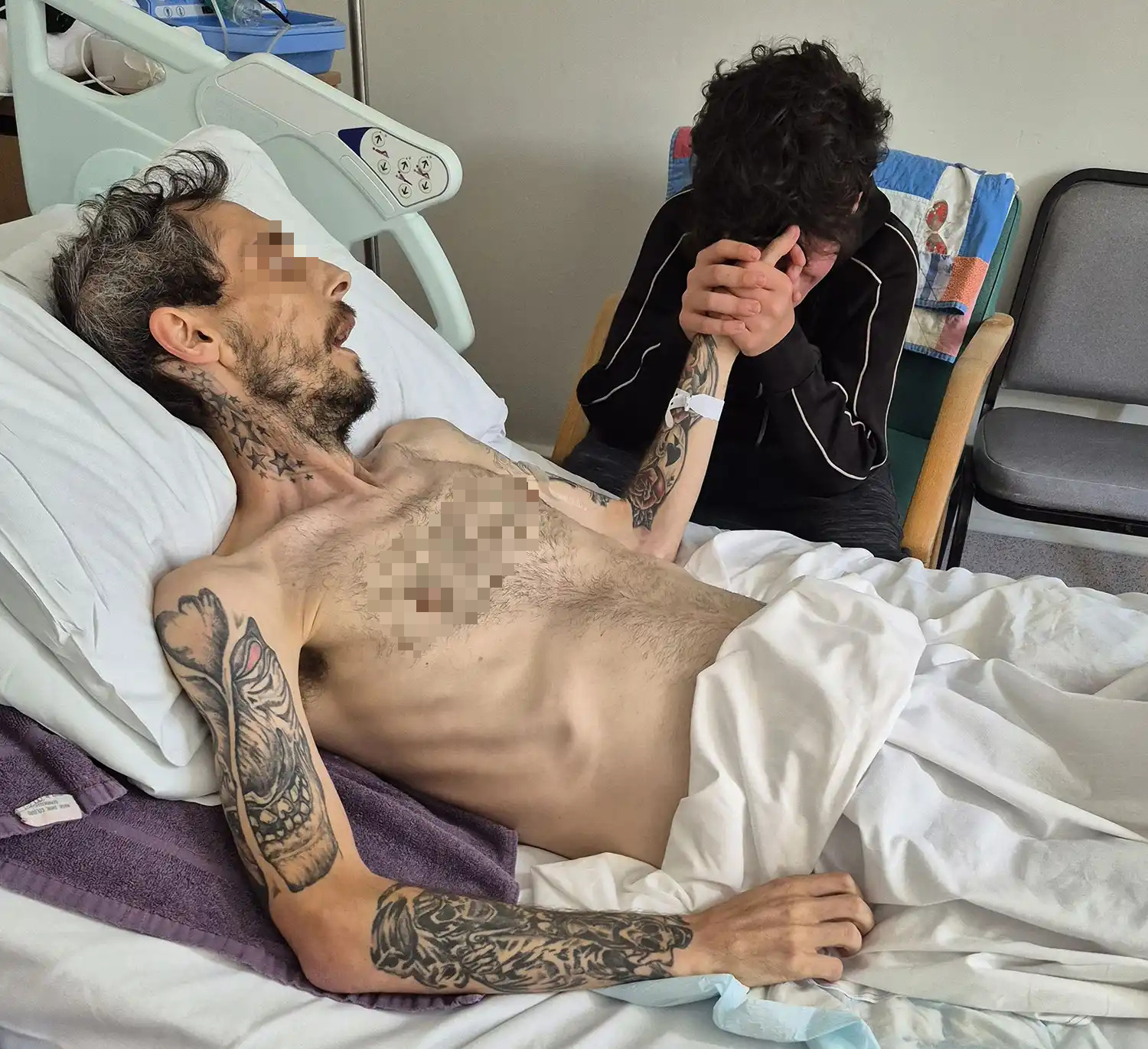 Một người cha 38 tuổi tử vong sau 30 ng&agrave;y ph&aacute;t hiện ung thư đại trực tr&agrave;ng, chị vợ kể: "Anh ấy tưởng đau lưng"- Ảnh 4.