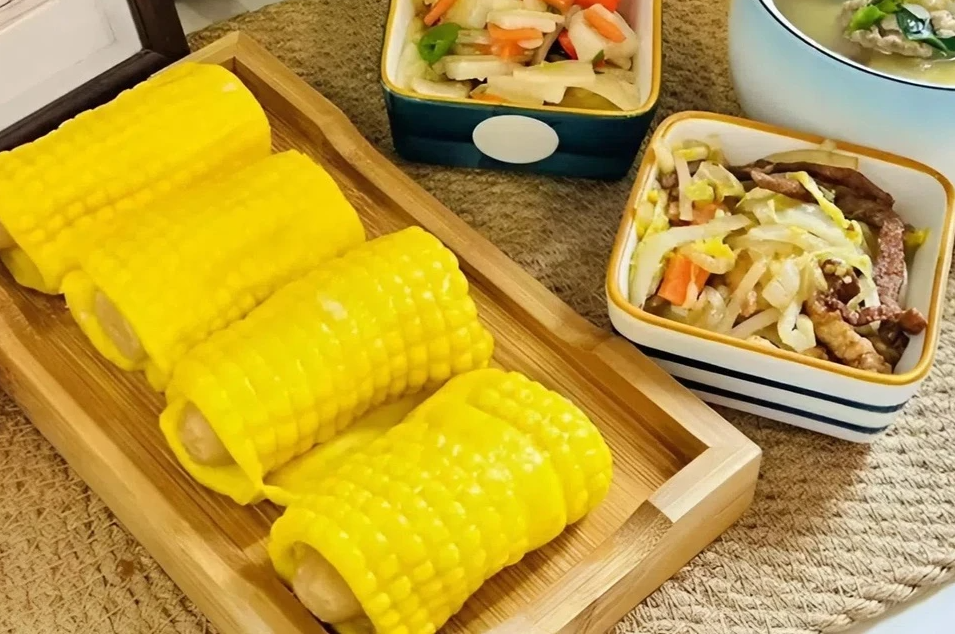 Vụ gần 300 trẻ ngộ độc v&igrave; cơm nhiễm ch&igrave; gấp 400.000 lần, kiểm tra bếp ăn ph&aacute;t hiện kinh ho&agrave;ng: Hiệu trường c&ugrave;ng 30 người bị điều tra- Ảnh 4.