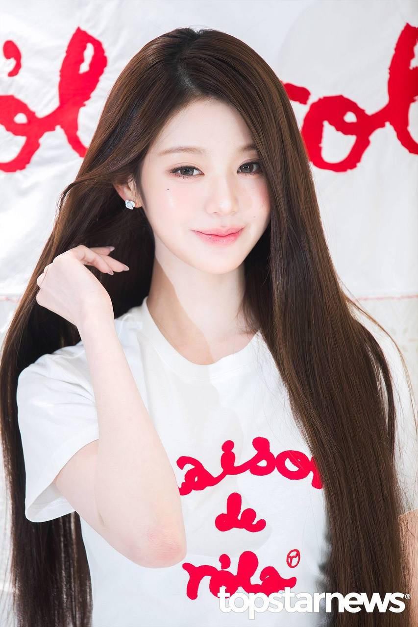 Vẻ đẹp kh&ocirc;ng thật qua cam thường của Jang Wonyoung: Đ&acirc;y m&agrave; l&agrave; ch&acirc;n người ư?- Ảnh 5.