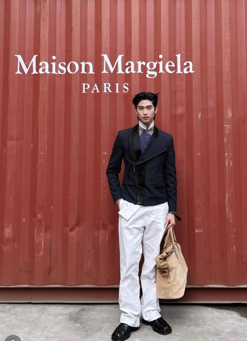 Show Maison Margiela Thu/Đ&ocirc;ng 2026 g&acirc;y b&atilde;o MXH: Hứa Quang H&aacute;n cũng c&oacute; mặt, model catwalk gần như kh&ocirc;ng thấy đường- Ảnh 5.