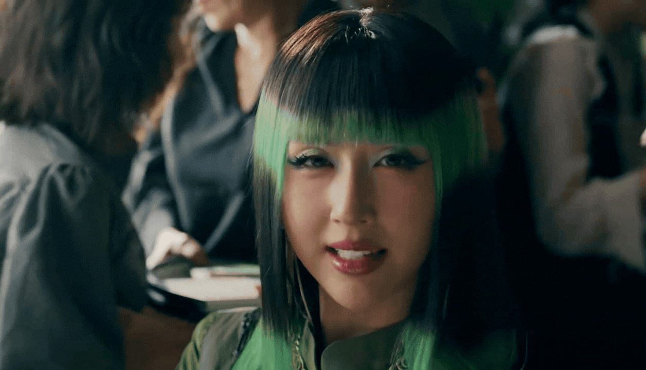 Trấn Th&agrave;nh: Xem MV Quỳnh Anh Shyn tưởng của CL hay Lady Gaga- Ảnh 5.