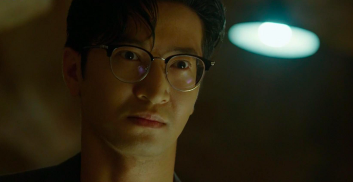 Đời thực của Ph&oacute; gi&aacute;m đốc đang bị gh&eacute;t tr&ecirc;n phim giờ v&agrave;ng VTV- Ảnh 1.