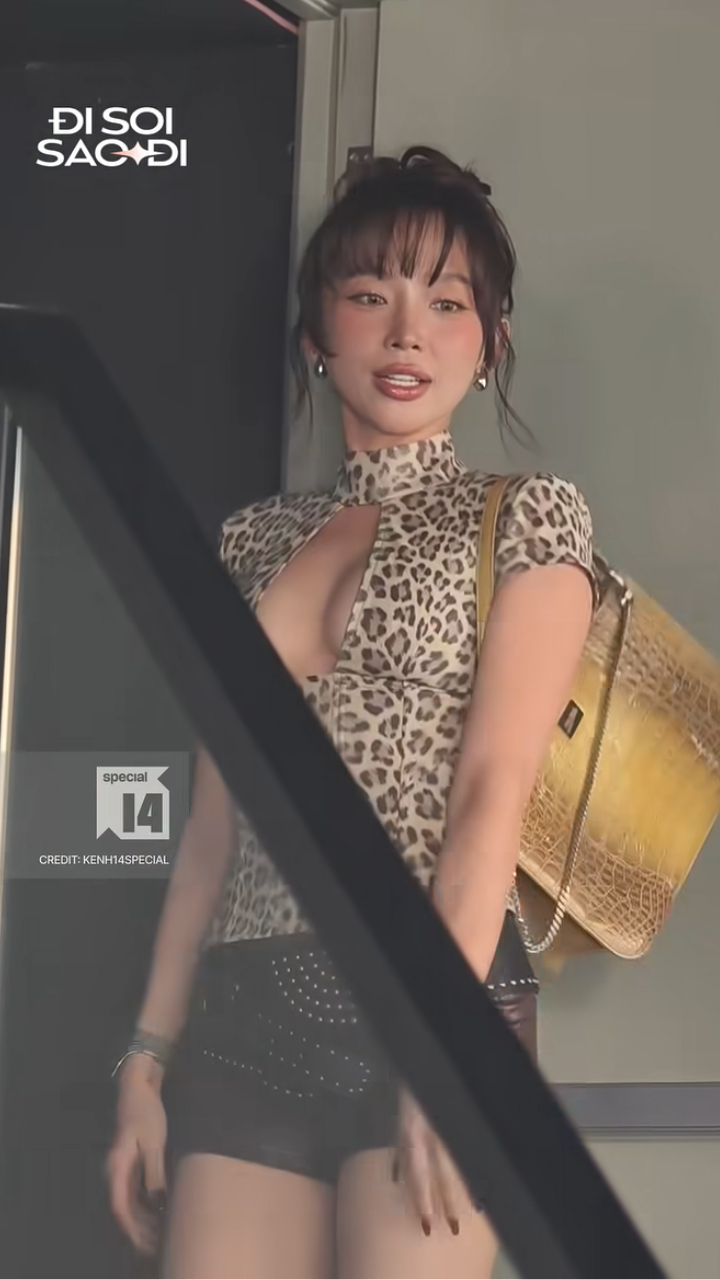 Chị Đẹp T&oacute;c Ti&ecirc;n diện &aacute;o si&ecirc;u chiến, ai ngờ &ldquo;đụng h&agrave;ng&rdquo; một Em Xinh ngay trong sự kiện- Ảnh 2.