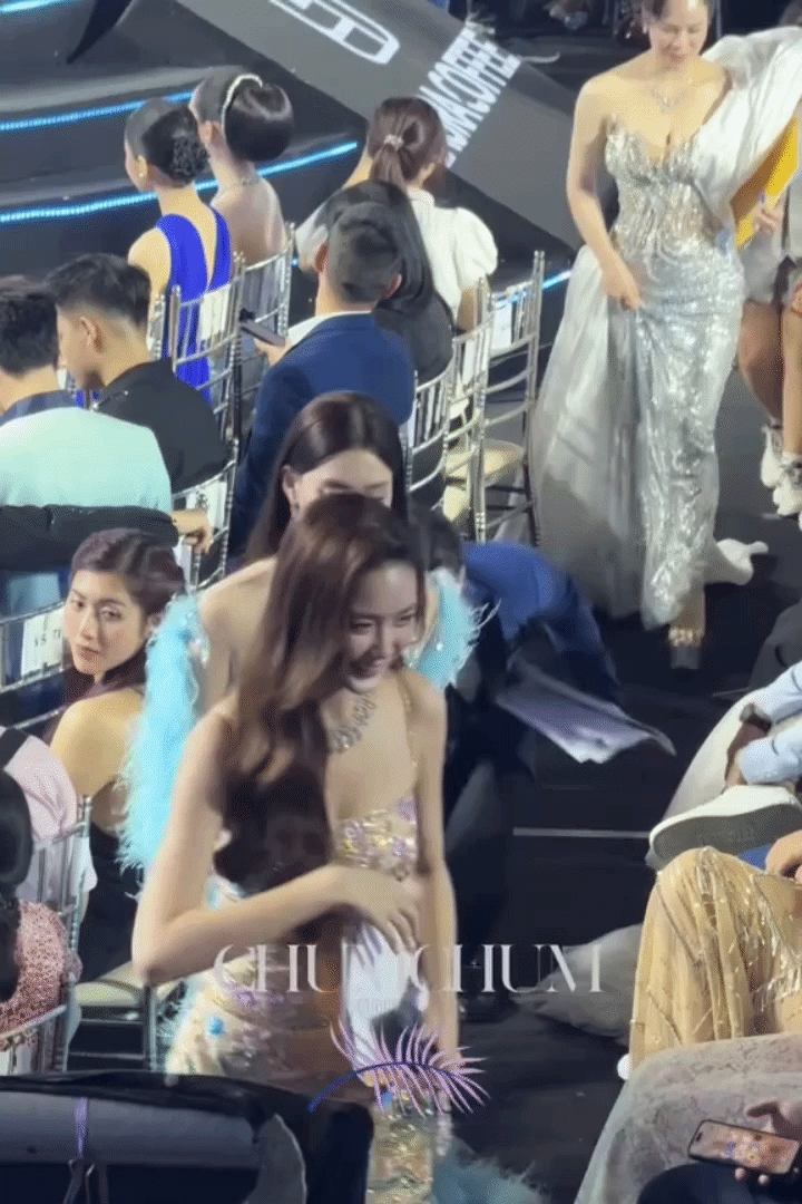 Tiểu Vy bảo vệ Quốc Trường- Ảnh 2.