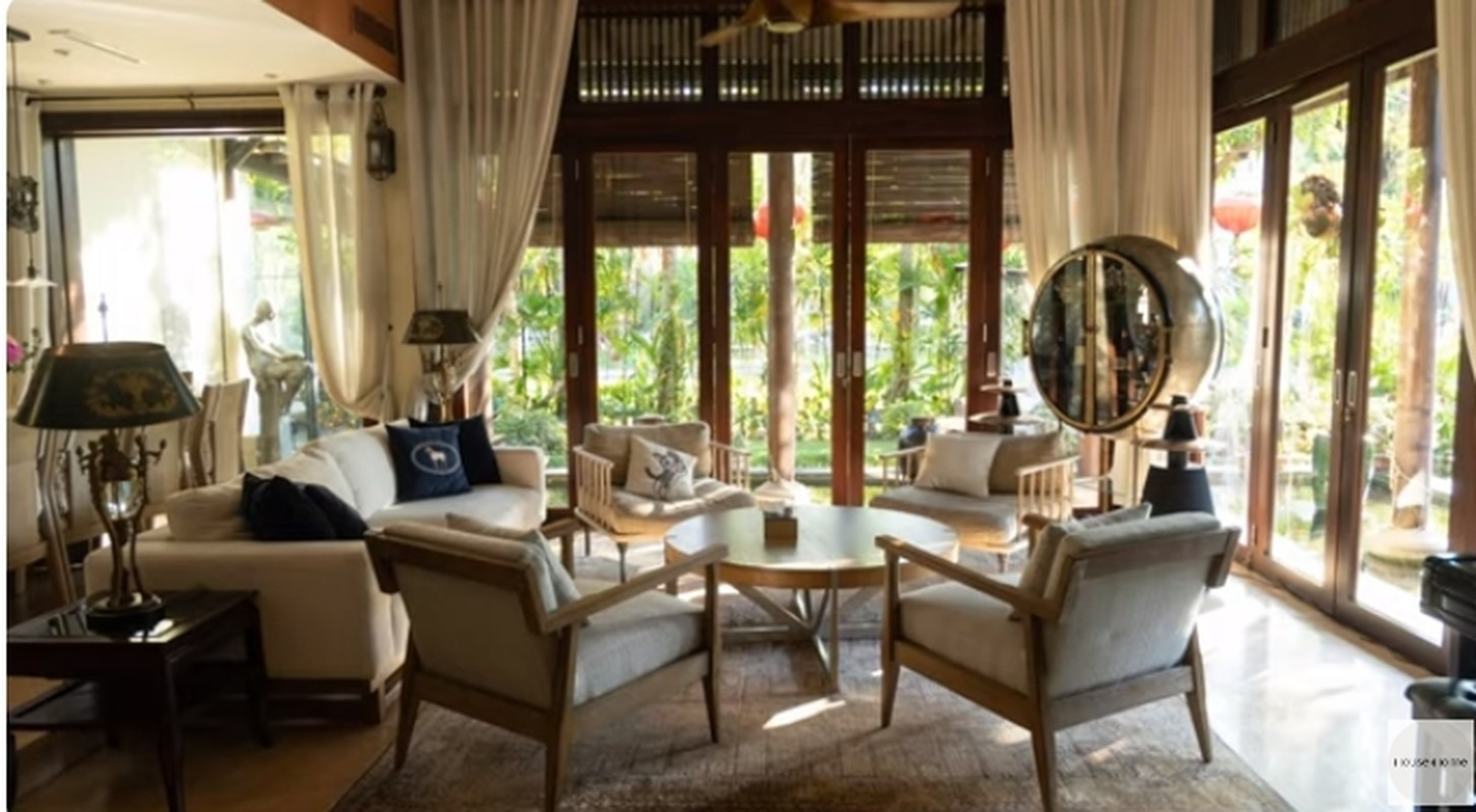 Mỹ nh&acirc;n Việt 16 tuổi đăng quang hoa hậu, 31 tuổi t&aacute;i h&ocirc;n với chồng đại gia: Sống xa hoa trong si&ecirc;u biệt thự 400 tỷ- Ảnh 8.