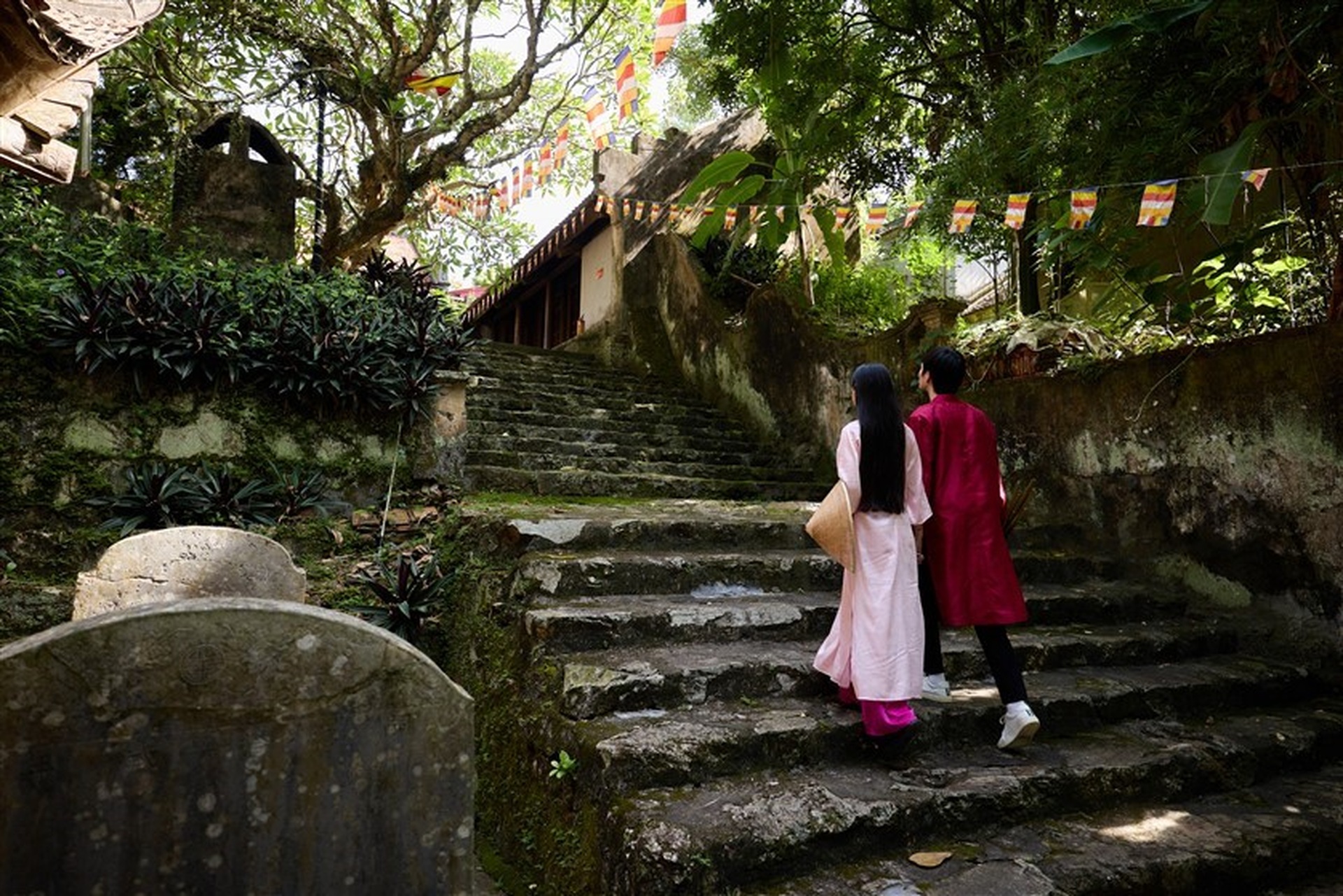 Ngọn n&uacute;i cao chưa đến 100m, được mệnh danh l&agrave; "n&uacute;i rồng": Tr&ecirc;n đỉnh c&oacute; di t&iacute;ch quốc gia gần 1000 tuổi - Ảnh 6.