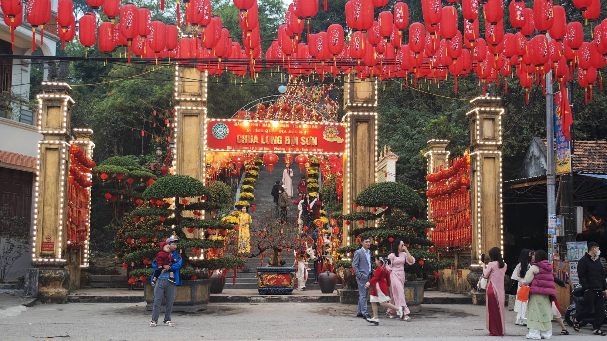 Ngọn n&uacute;i cao chưa đến 100m, được mệnh danh l&agrave; "n&uacute;i rồng": Tr&ecirc;n đỉnh c&oacute; di t&iacute;ch quốc gia gần 1000 tuổi - Ảnh 9.