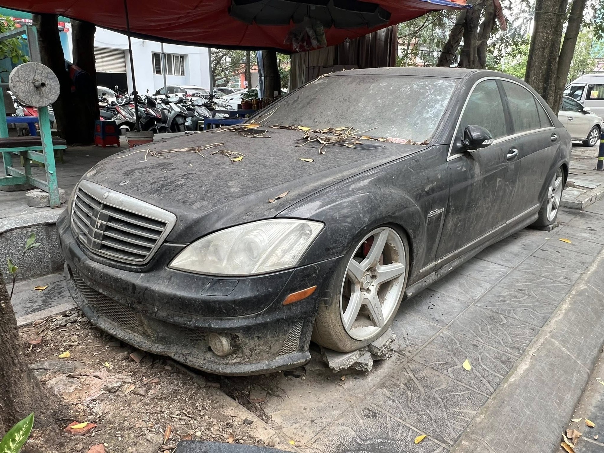 Đ&acirc;y l&agrave; số tiền phải trả nếu muốn mua một chiếc Mercedes-Benz S 63 AMG giống chiếc vừa bị &lsquo;cẩu&rsquo; tại H&agrave; Nội- Ảnh 1.