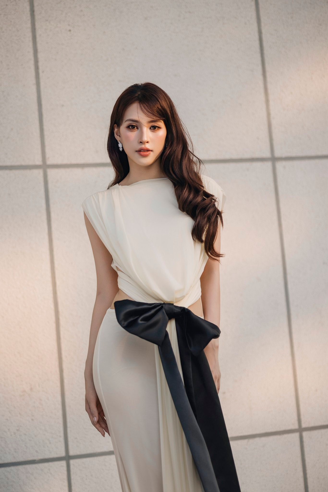 Hoa hậu Tiểu Vy: "T&ocirc;i kh&ocirc;ng kiếm chồng gi&agrave;u"- Ảnh 1.