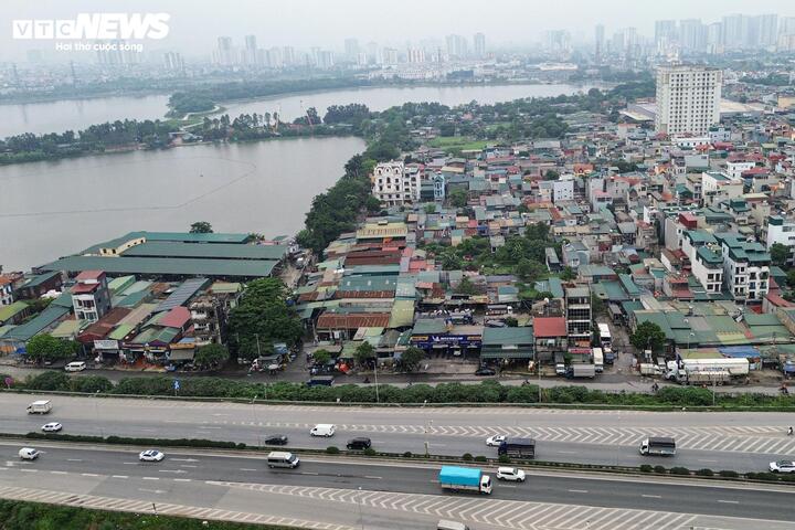 Cảnh &ocirc; nhiễm k&eacute;o d&agrave;i tại chợ c&aacute; lớn nhất H&agrave; Nội trước ng&agrave;y bị giải tỏa- Ảnh 1.