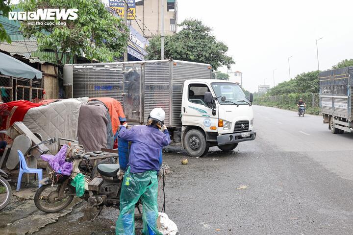 Cảnh &ocirc; nhiễm k&eacute;o d&agrave;i tại chợ c&aacute; lớn nhất H&agrave; Nội trước ng&agrave;y bị giải tỏa- Ảnh 7.