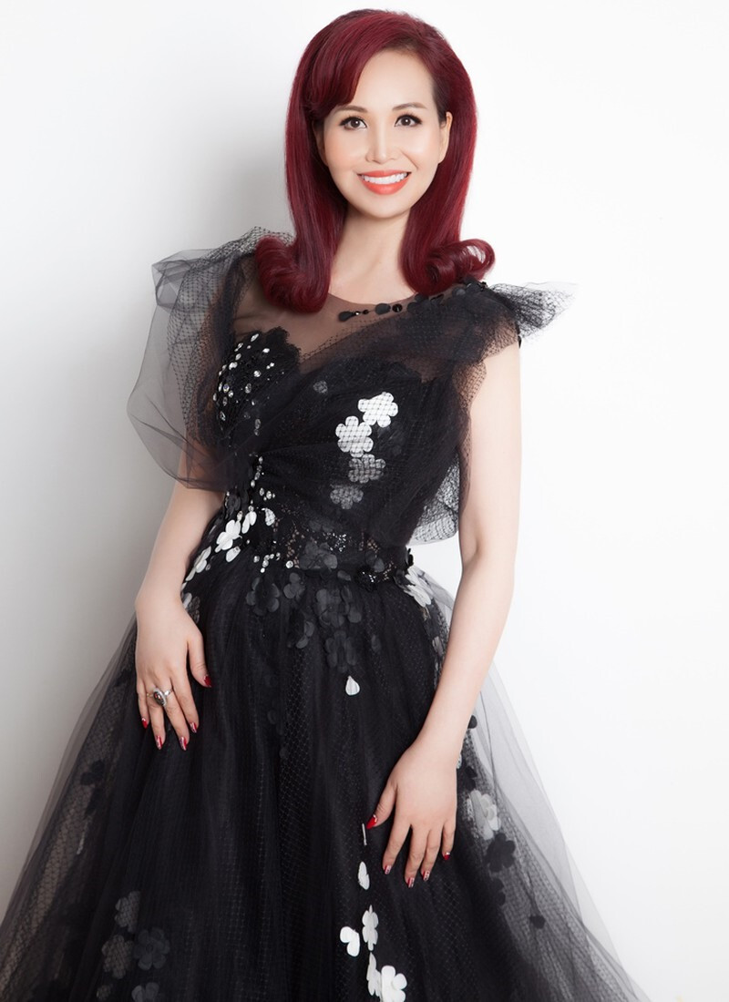 N&agrave;ng hậu d&ograve;ng d&otilde;i "tr&acirc;m anh thế phiệt", giữ kỷ lục th&ocirc;ng thạo 5 ngoại ngữ- Ảnh 3.