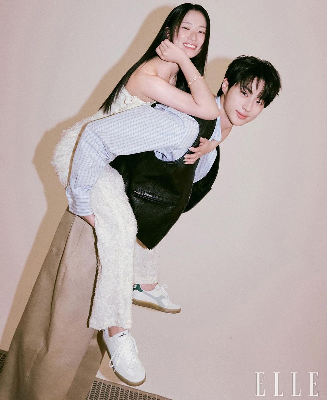 Cặp đ&ocirc;i phim giả t&igrave;nh thật ngầm c&ocirc;ng khai h&uacute;t 2 triệu like: Nh&agrave; trai đẹp v&ocirc; đối đang khiến to&agrave;n cầu ph&aacute;t cuồng- Ảnh 4.