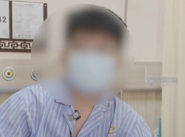 Nam sinh lớp 8 mắc bệnh g&uacute;t v&igrave; th&oacute;i quen nhiều người Việt đang c&oacute;: B&aacute;c sĩ cảnh b&aacute;o xu hướng trẻ h&oacute;a đ&aacute;ng lo- Ảnh 1.