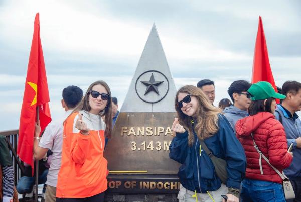 Kh&aacute;m ph&aacute; g&igrave; ở &ldquo;thị trấn đẹp nhất thế giới&rdquo; dịp nghỉ lễ giỗ tổ v&agrave; 30/4 - 1/5? - Ảnh 4.