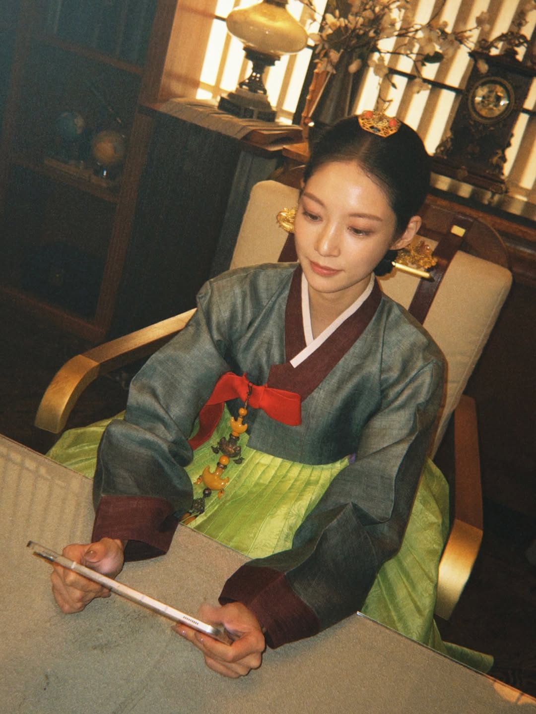 Mỹ nh&acirc;n đang khiến IU lu mờ: Đẹp ho&agrave;n hảo đến độ được v&iacute; như &ldquo;perfect queen&rdquo;- Ảnh 3.