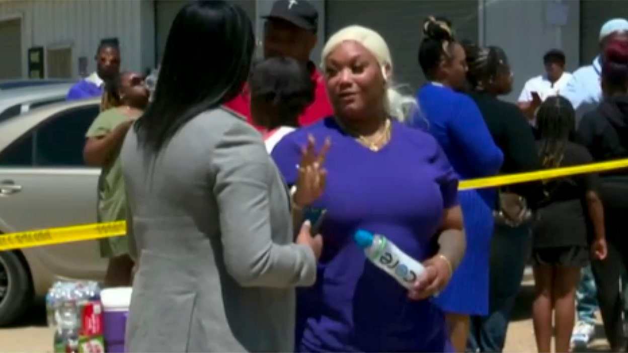 8 trẻ em thiệt mạng trong vụ xả s&uacute;ng kinh ho&agrave;ng ở Mỹ - Ảnh 2.