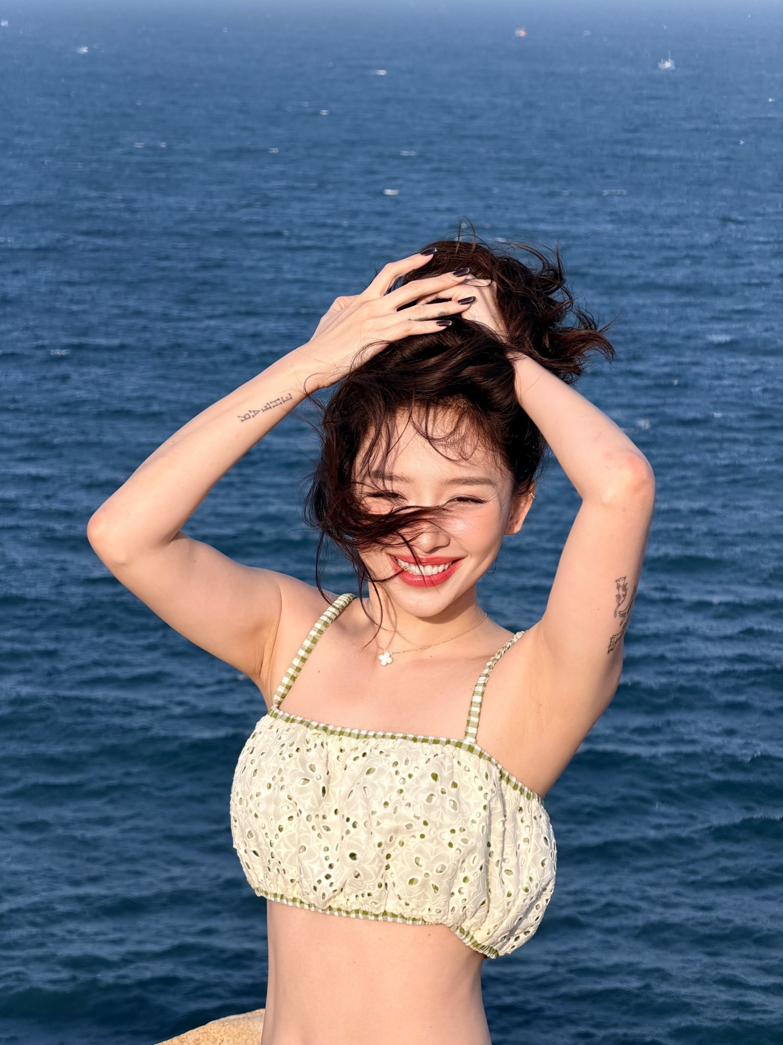 Bị n&oacute;i thẳng "mặc đồ hở hang để tạo n&eacute;t kiếm người mới", T&oacute;c Ti&ecirc;n đ&aacute;p lại 4 chữ- Ảnh 5.