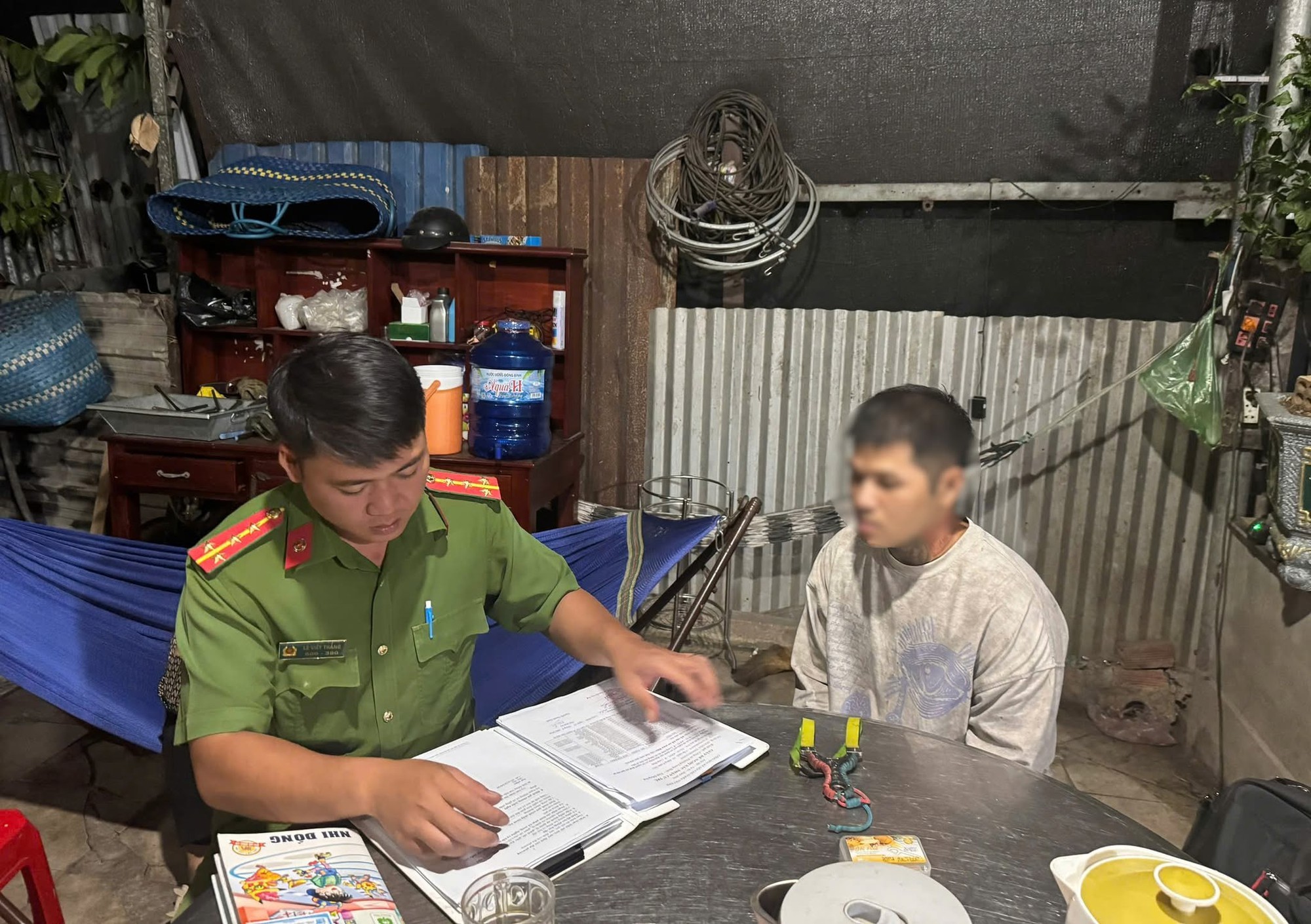 Đột k&iacute;ch l&ograve; mổ lậu ph&aacute;t hiện hơn 500kg thịt heo bốc m&ugrave;i v&agrave; heo bệnh chuẩn bị "l&ecirc;n m&acirc;m"- Ảnh 3.