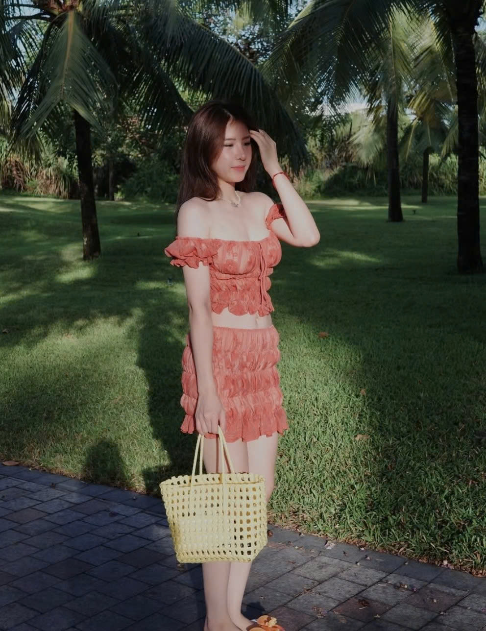 Vợ y&ecirc;u 14 năm của Qu&acirc;n A.P: Visual như Lưu Diệc Phi, body c&ograve;n đỉnh hơn!- Ảnh 7.