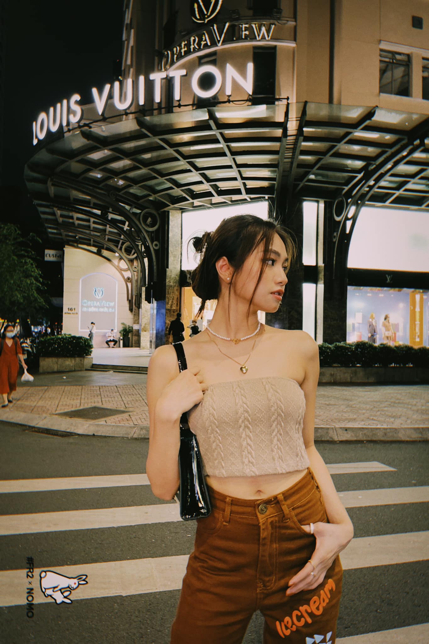 Tiểu tam trơ trẽn trong phim "B&oacute;ng ma hạnh ph&uacute;c": Ngo&agrave;i đời c&ograve;n sexy gợi cảm "ăn đứt" trong phim- Ảnh 5.