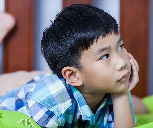 Thay đổi c&aacute;ch XƯNG H&Ocirc; với một đứa trẻ c&oacute; thể thay đổi vận mệnh của ch&uacute;ng!- Ảnh 1.